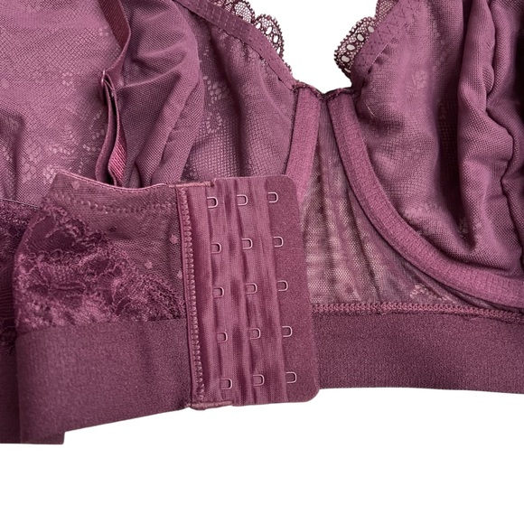 Torrid Curve Dot and Lace underwire bra in color winetasting size 3 - Picture 6 of 9